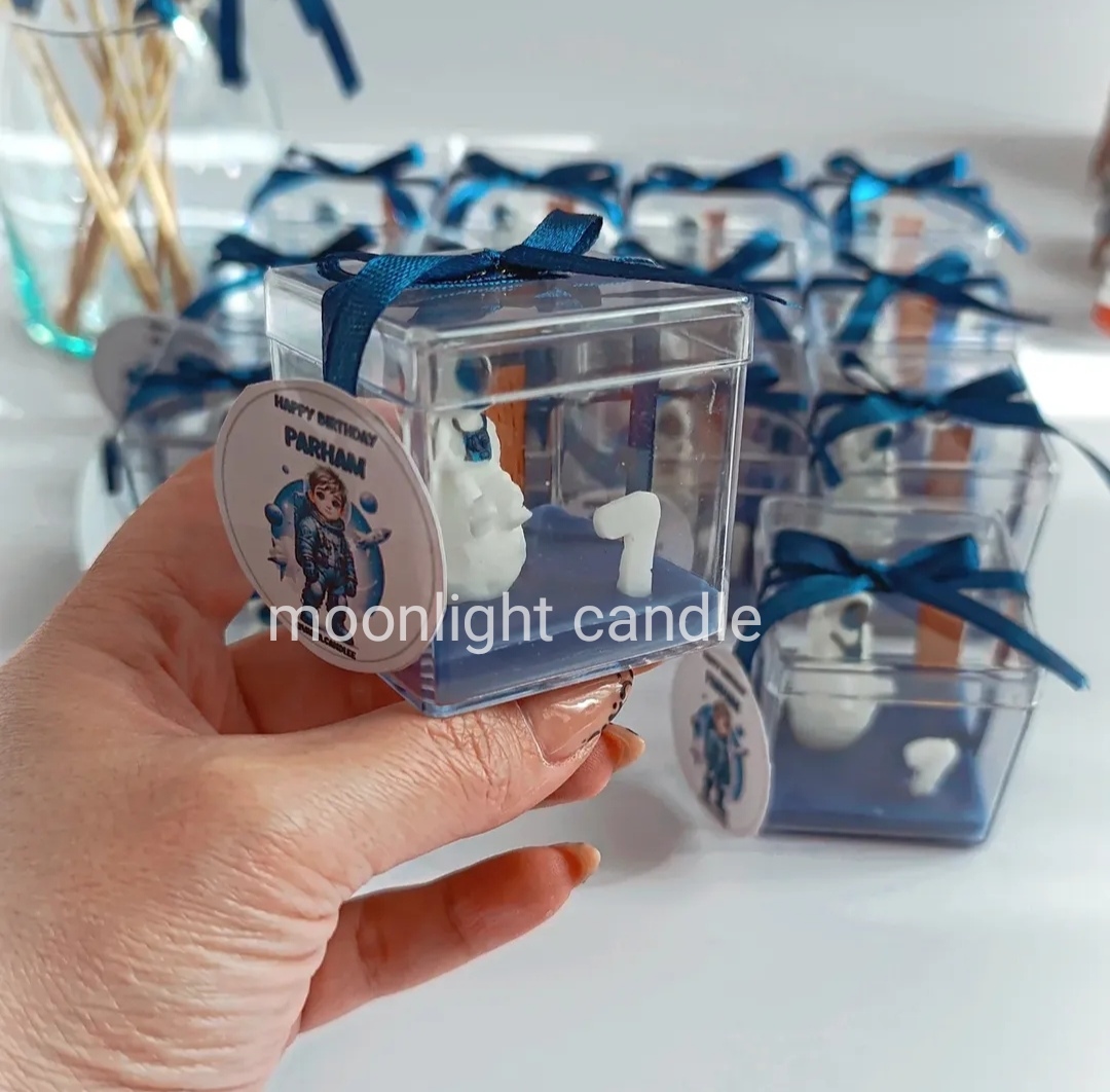 گیفت شمع moonlight آدم فضانورد داخل پلکسی هدیه ای لوکس و فانتزی